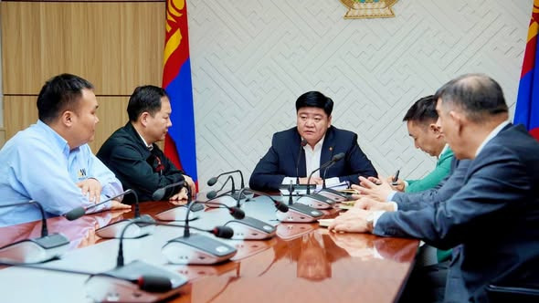 “ТУУЛЫН ХУРДЫН ЗАМ” ТӨСӨЛТЭЙ ХОЛБОГДУУЛАН ГУРВАН ТАЛТ УУЛЗАЛТ ХИЙЛЭЭ